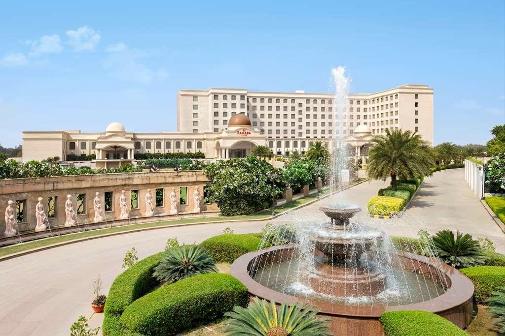 Ramada By Wyndham Lucknow Hotel And Convention Center Luaran gambar